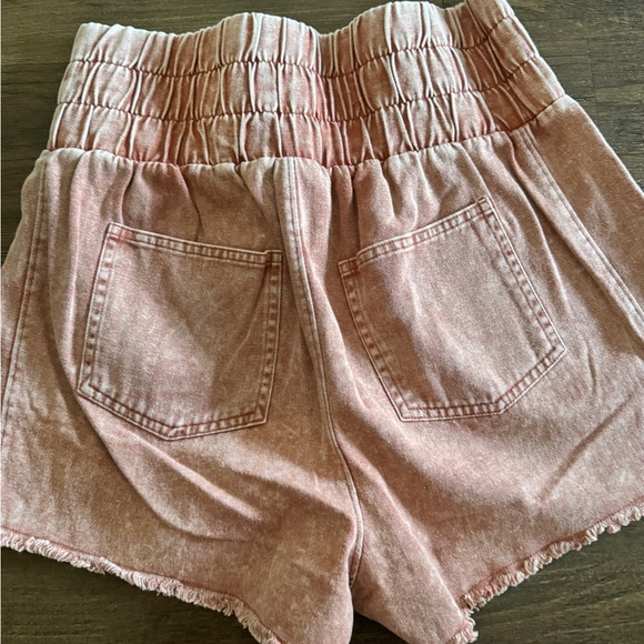 Pink Lily high waisted shorts - Picture 2 of 5